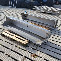 2 stk. brukte vannkar til stolper lengde: 2 m VK27